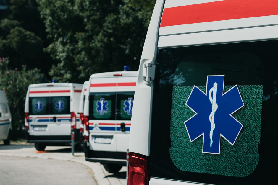 Simulation de conduite d'urgence sur écran d'ordinateur